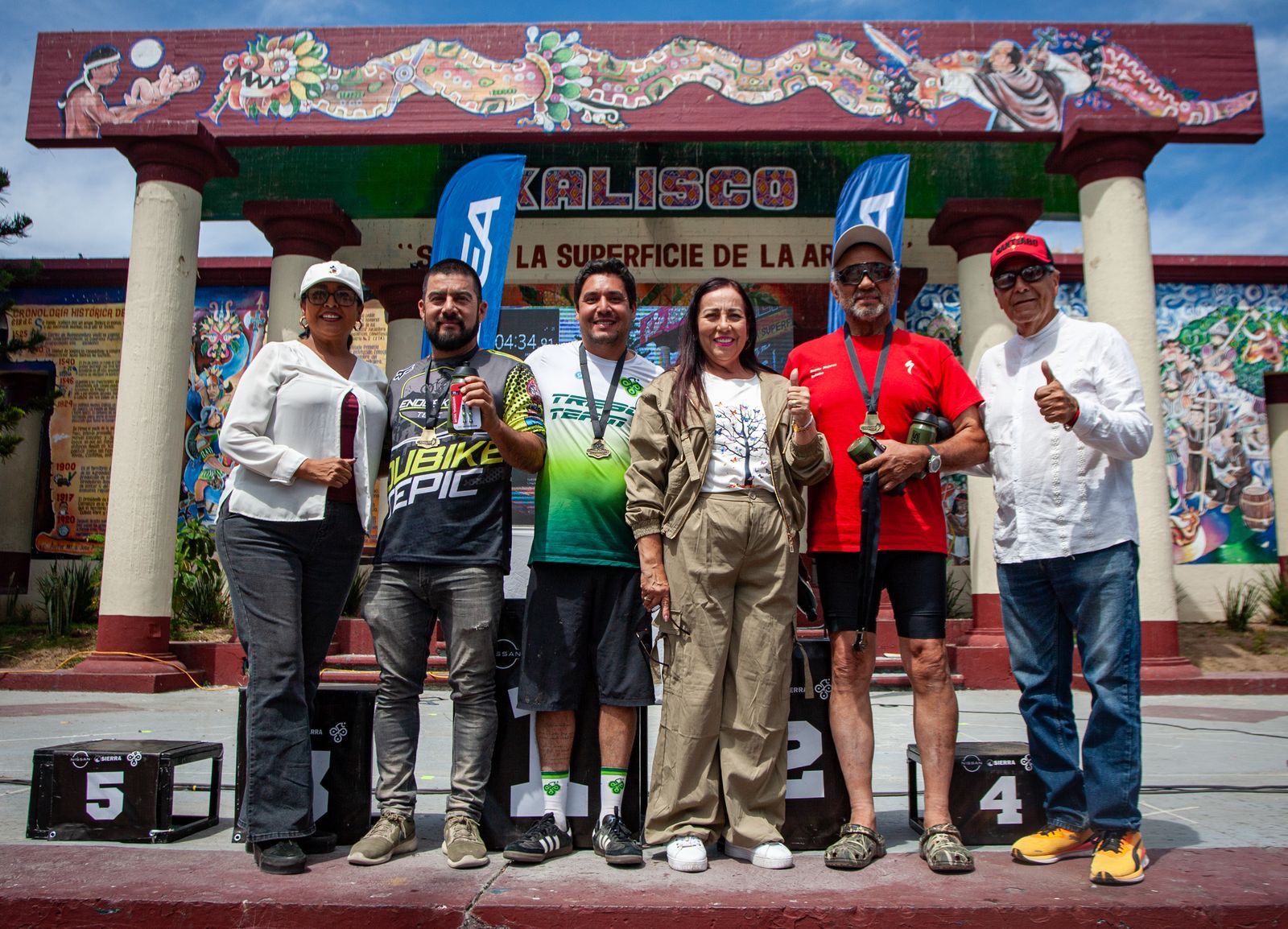 Recibe Xalisco a cientos de ciclistas en “Maratón MTB El italiano 2025”