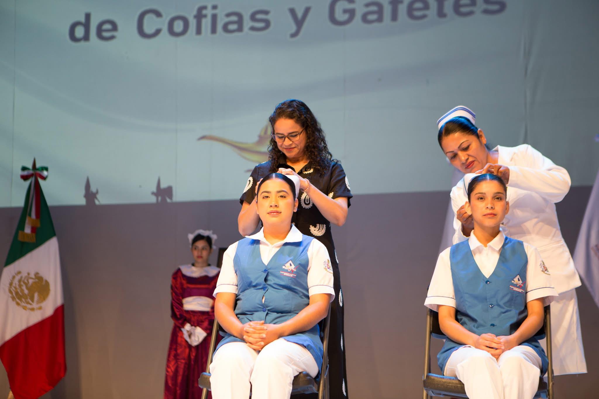 “UAN celebra imposición de cofias y gafetes a estudiantes de Enfermería: un paso hacia la vocación de servicio”