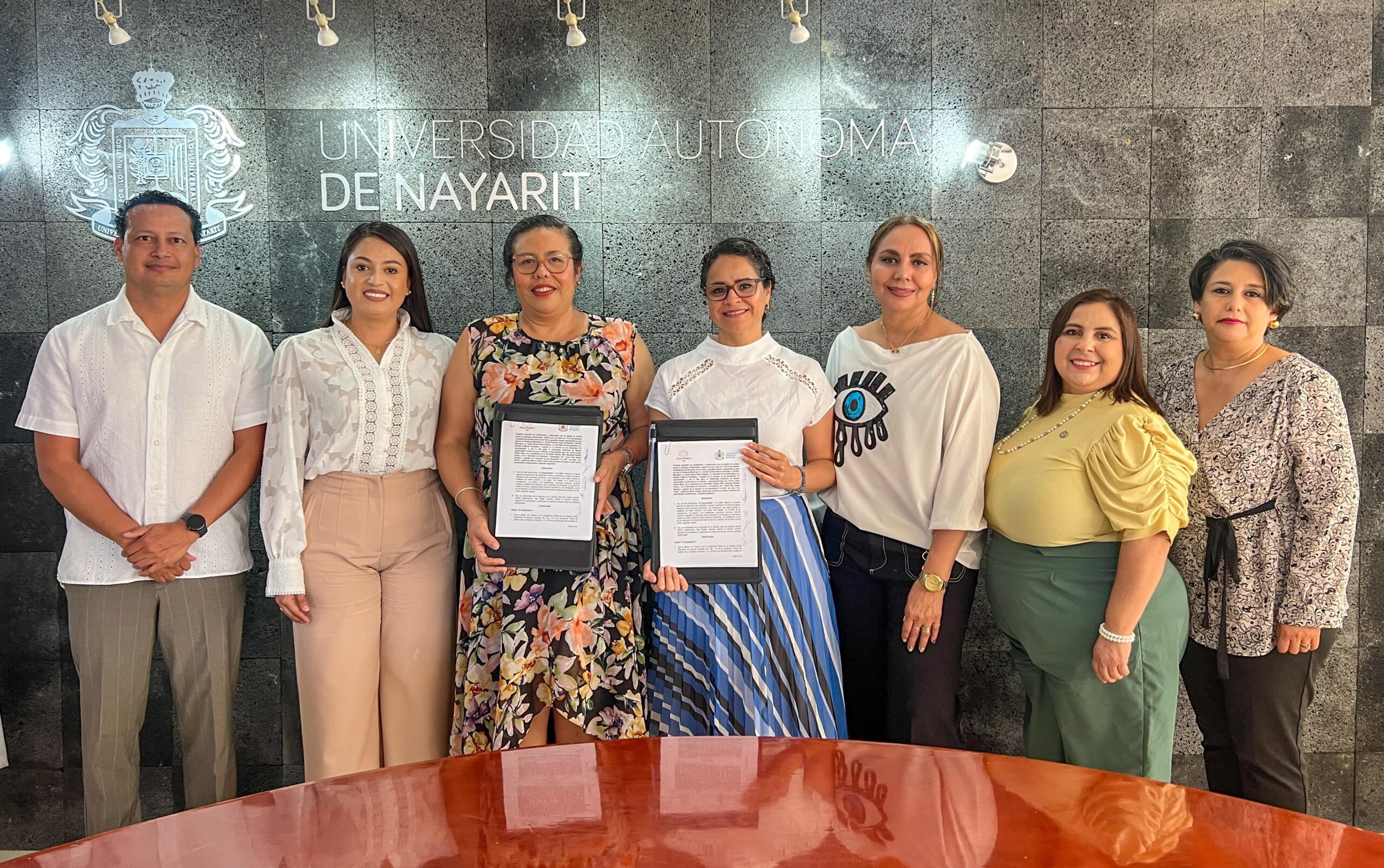UAN y Ayuntamiento de San Pedro Lagunillas firman convenio para impulsar desarrollo social y académico en Nayarit