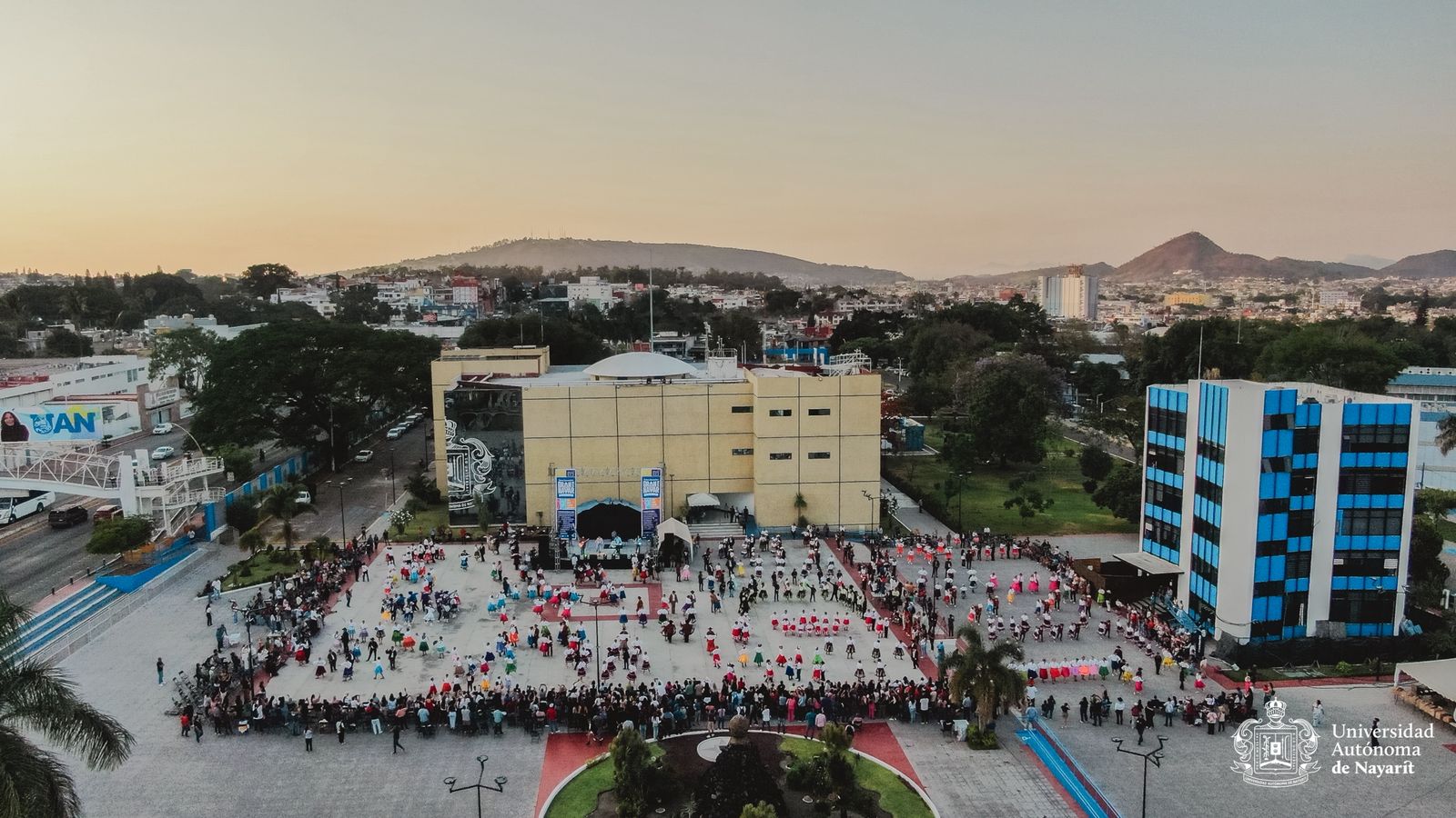 El Festival Gran Nayar 2025 culmina con éxito: Danza, tradición y arte estudiantil iluminaron la UAN