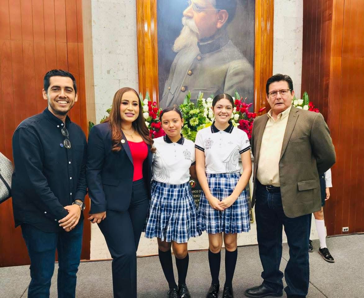 Estudiantes de la UAN brillan en el Concurso Estatal de Oratoria