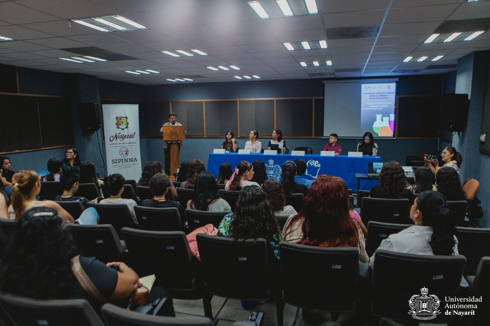 Niñas, niños y adolescentes se acercan a la ciencia en el CCONNA de la UAN